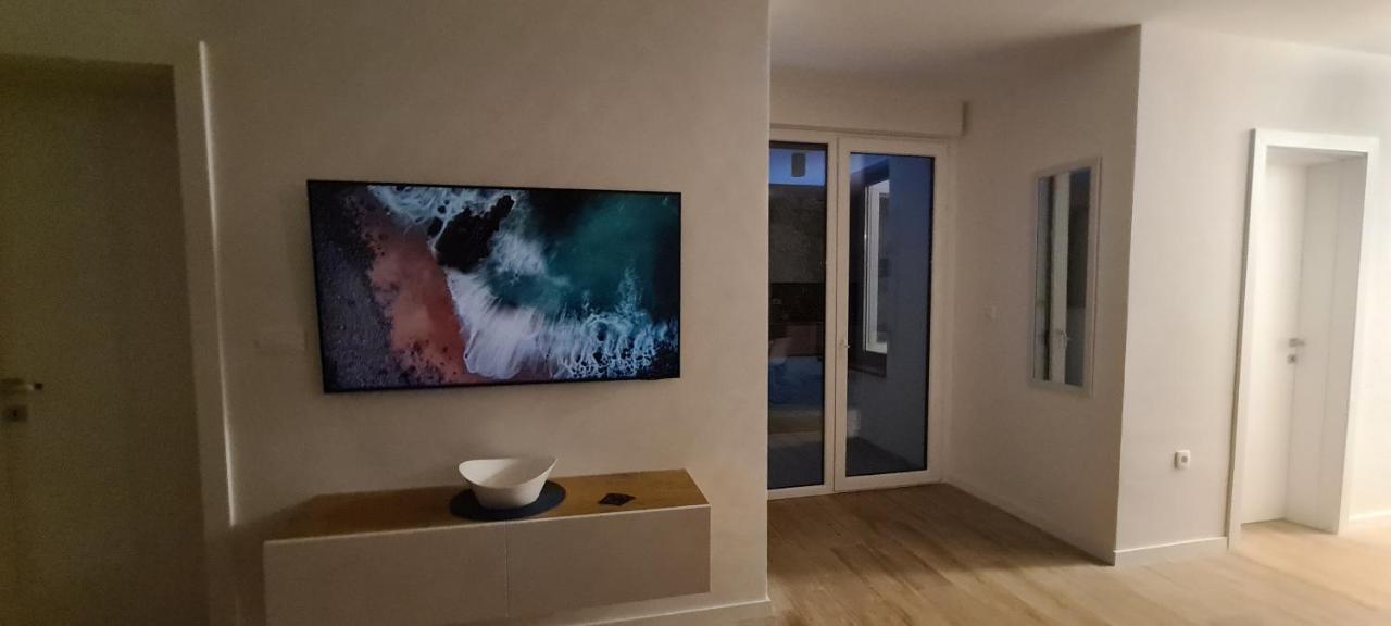 Apartman Marcelina 1 With Private Pool Trogir Extérieur photo