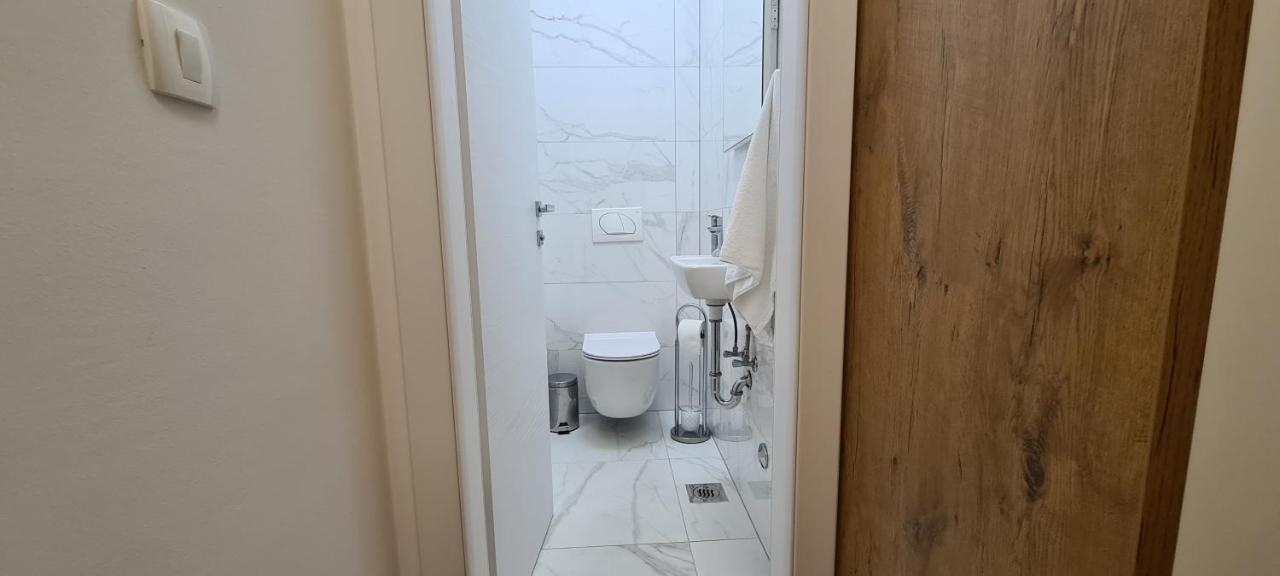 Apartman Marcelina 1 With Private Pool Trogir Extérieur photo