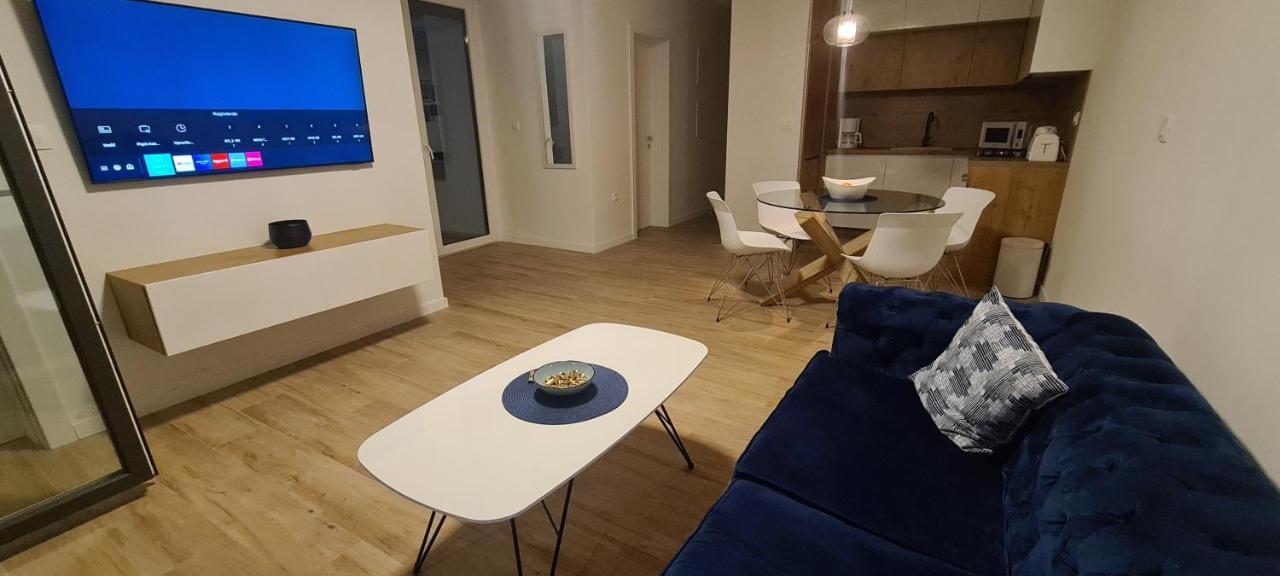 Apartman Marcelina 1 With Private Pool Trogir Extérieur photo