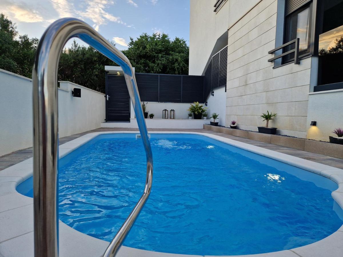 Apartman Marcelina 1 With Private Pool Trogir Extérieur photo